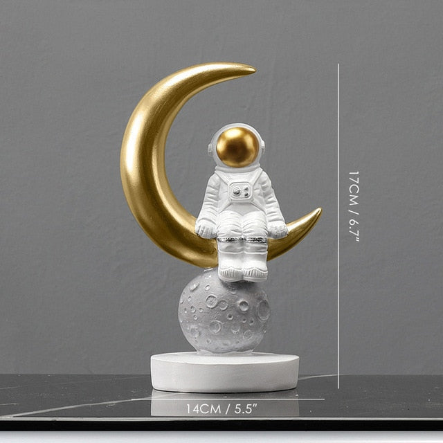 Resin Astronaut Figurines Fashion Spaceman With Moon Sculpture Decorative Miniatures Cosmonaut Statues Gift For Man & Boyfriend